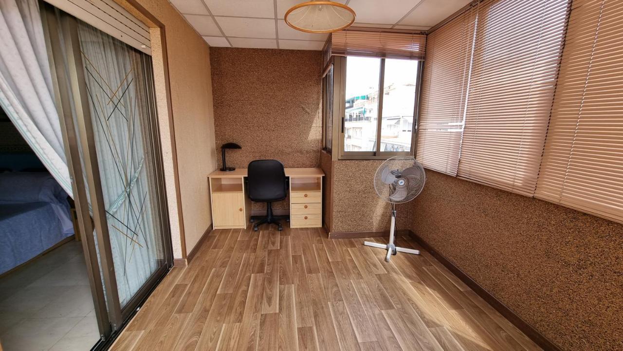 Atico Con Terraza Y 2 Habitaciones En Casco Antiguo Benidorm Exterior foto
